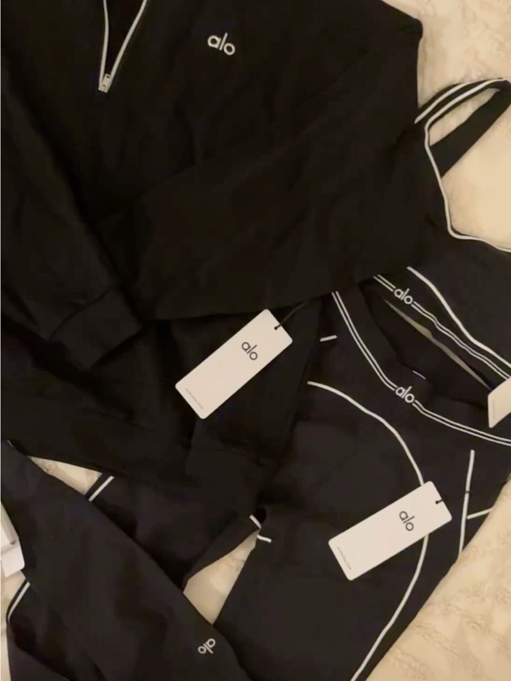 ALO Yoga Black Sports Bra & Matching Top Set with White Piping